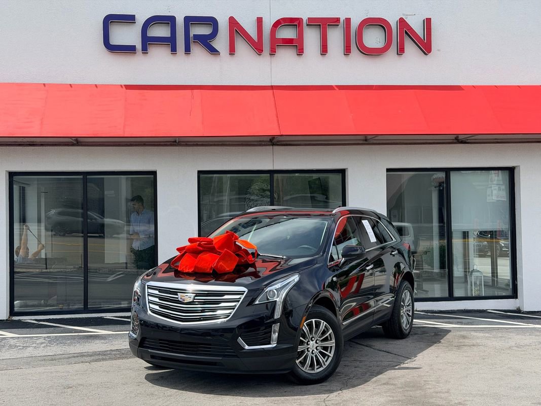 Used 2017 Cadillac XT5 Luxury w/ Driver Awareness Package FWD image 2