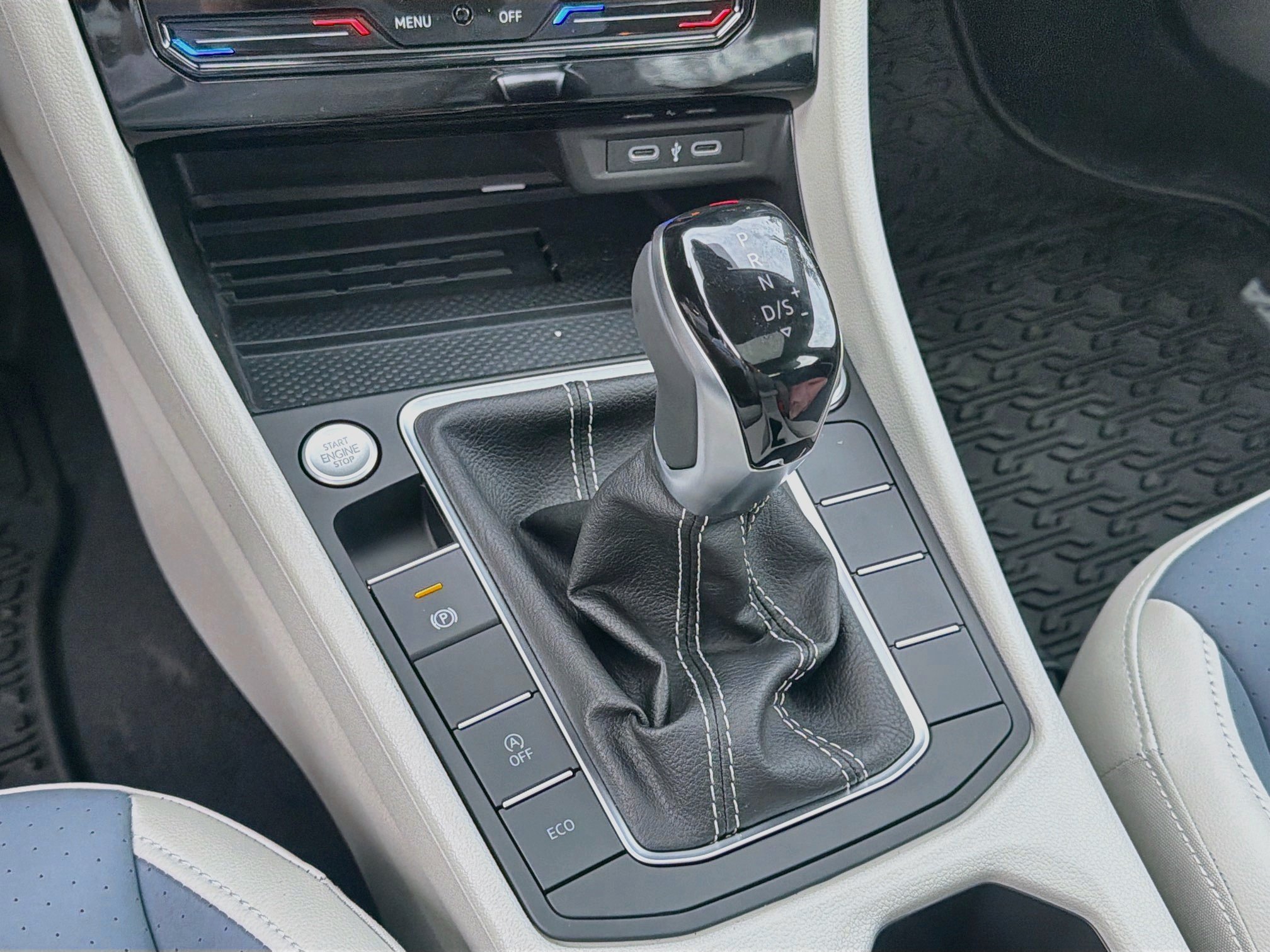 New 2027 Volkswagen Jetta SE FWD image 15