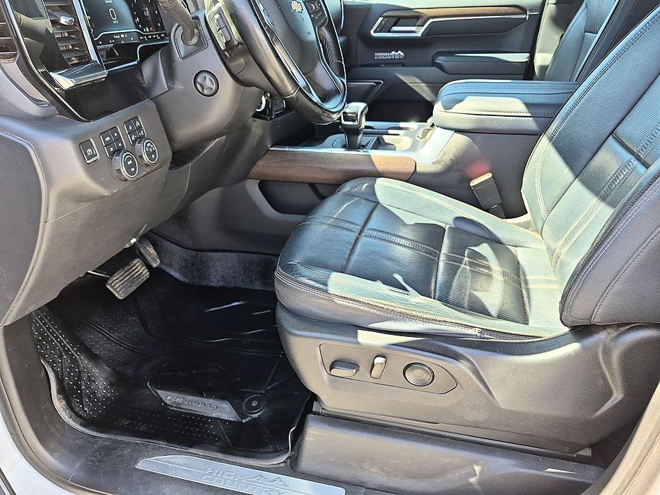 Used 2023 Chevrolet Silverado 1500 High Country AWD/4WD image 15
