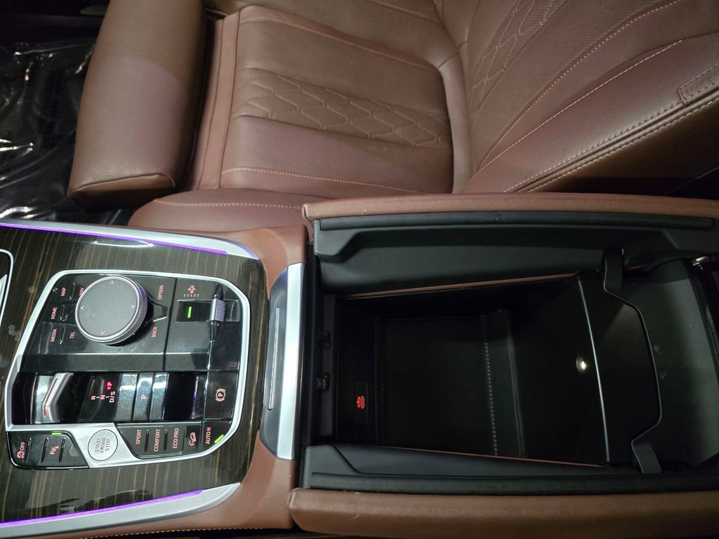 Used 2025 BMW X7 xDrive40i image 28