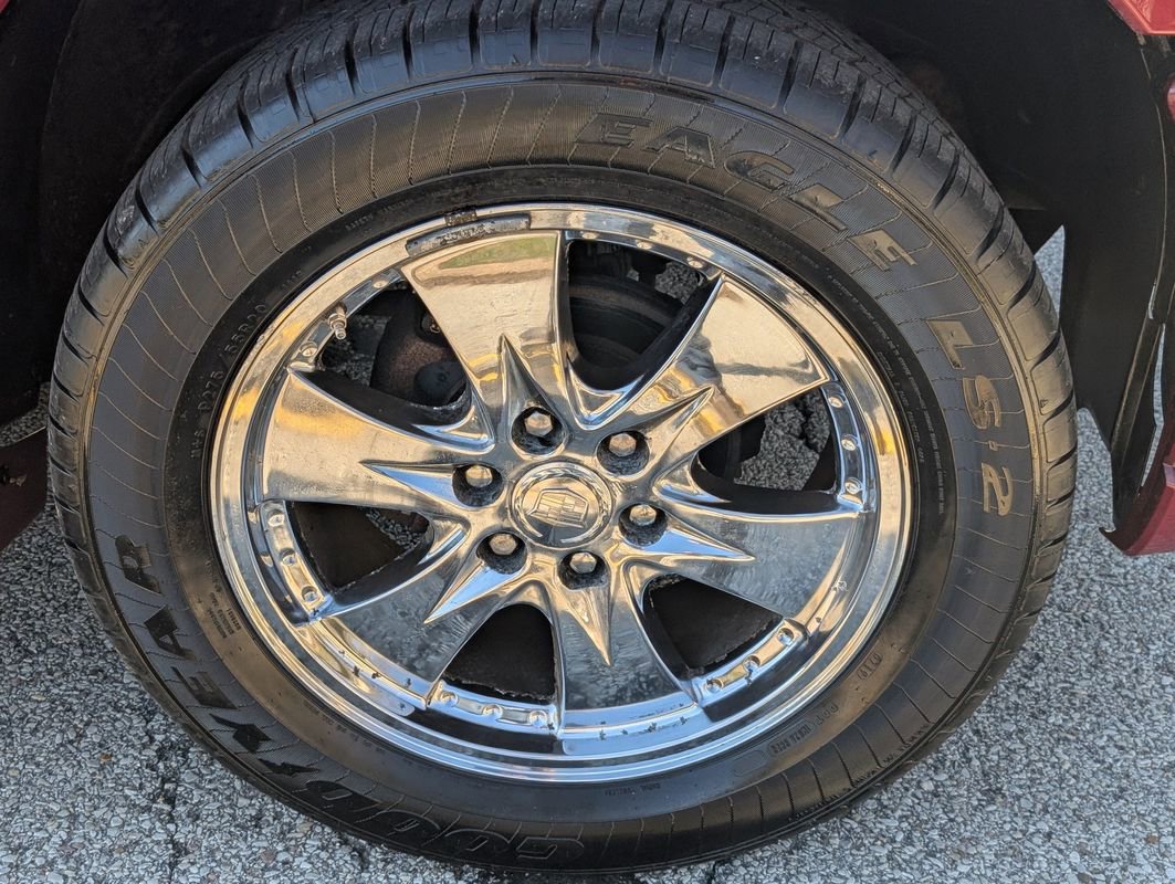 Used 2005 Cadillac Escalade EXT image 12