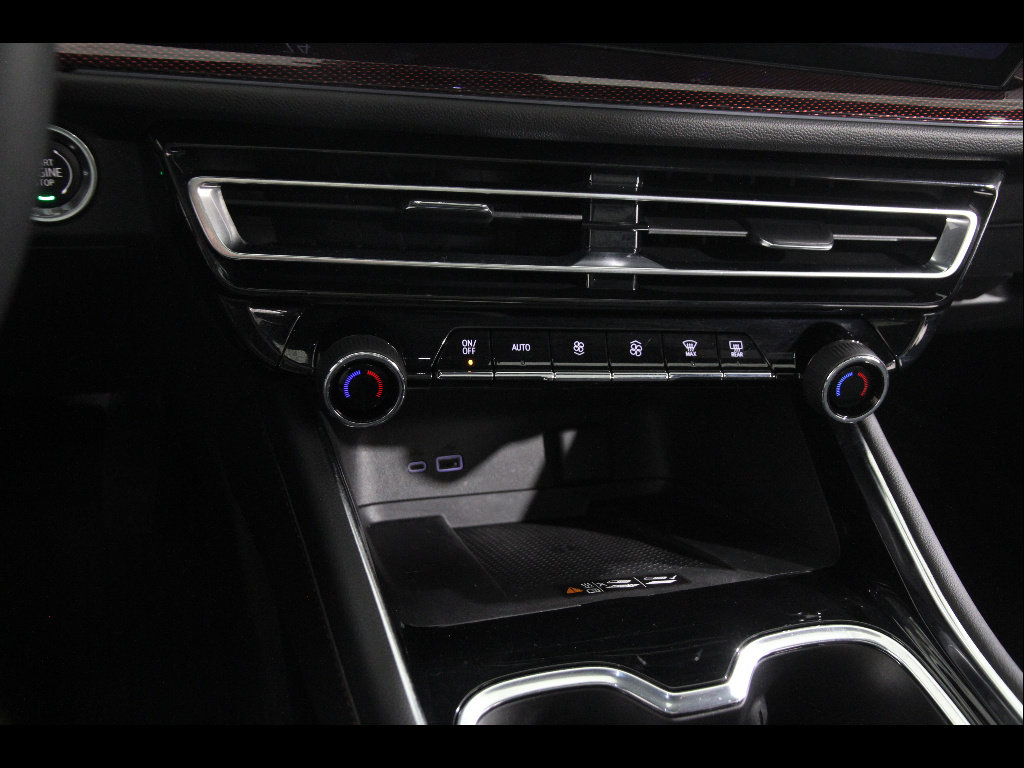 Certified 2026 Chevrolet Traverse Z71 w/ LPO, Floor Liner Package image 14