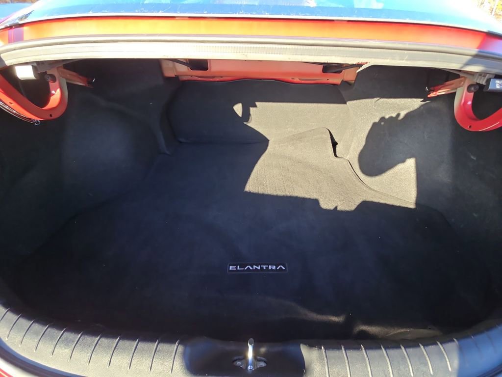 Used 2023 Hyundai Elantra SEL image 28