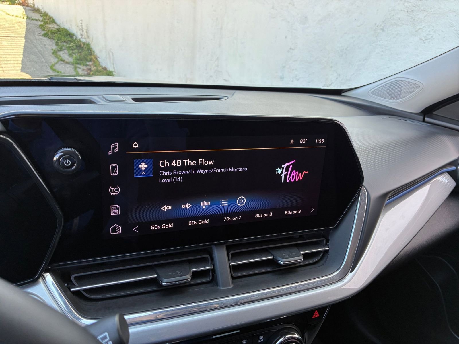 Used 2025 Chevrolet Trax LT w/ LT Convenience Package FWD image 20