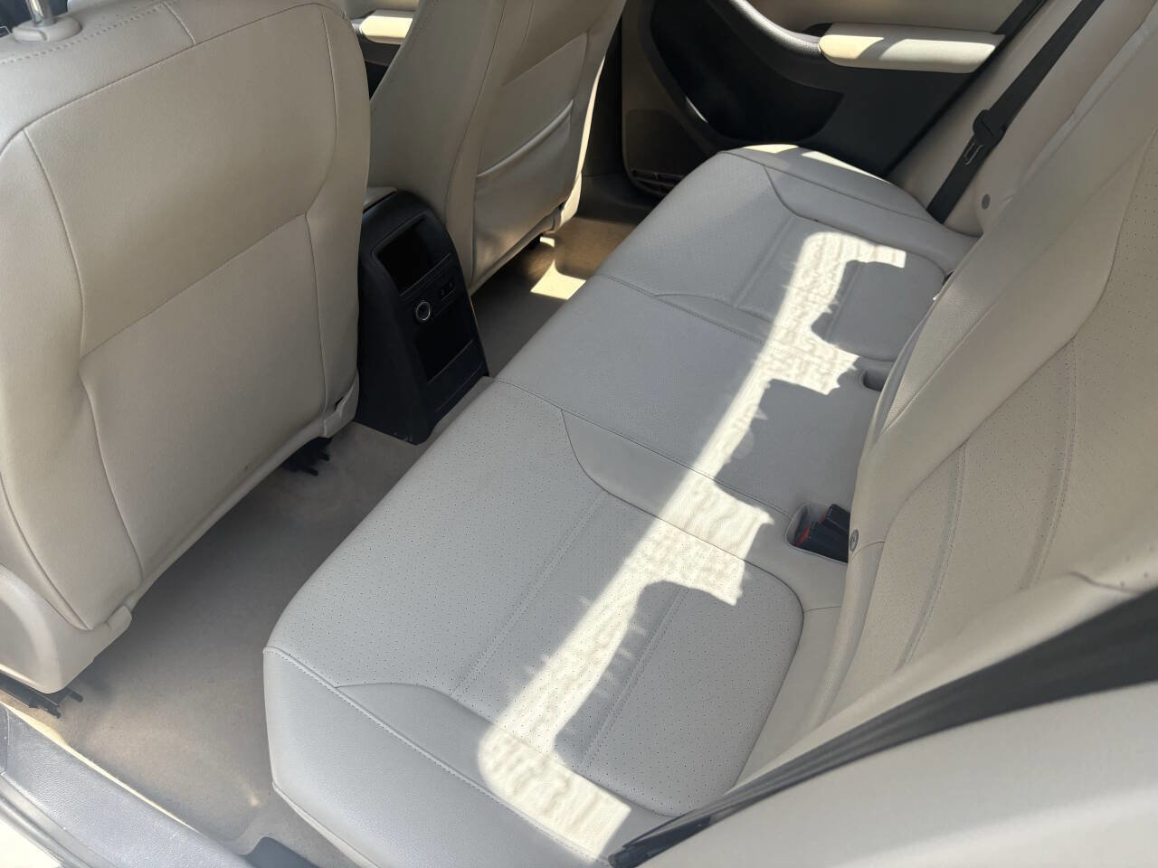 Used 2014 Volkswagen Jetta SE image 9