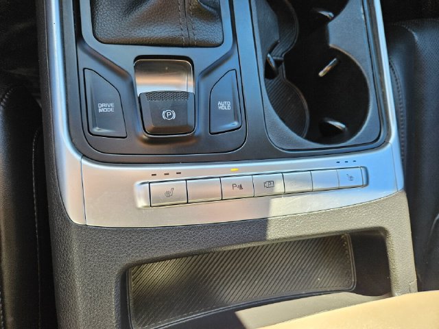 Used 2025 Kia Carnival FWD image 32