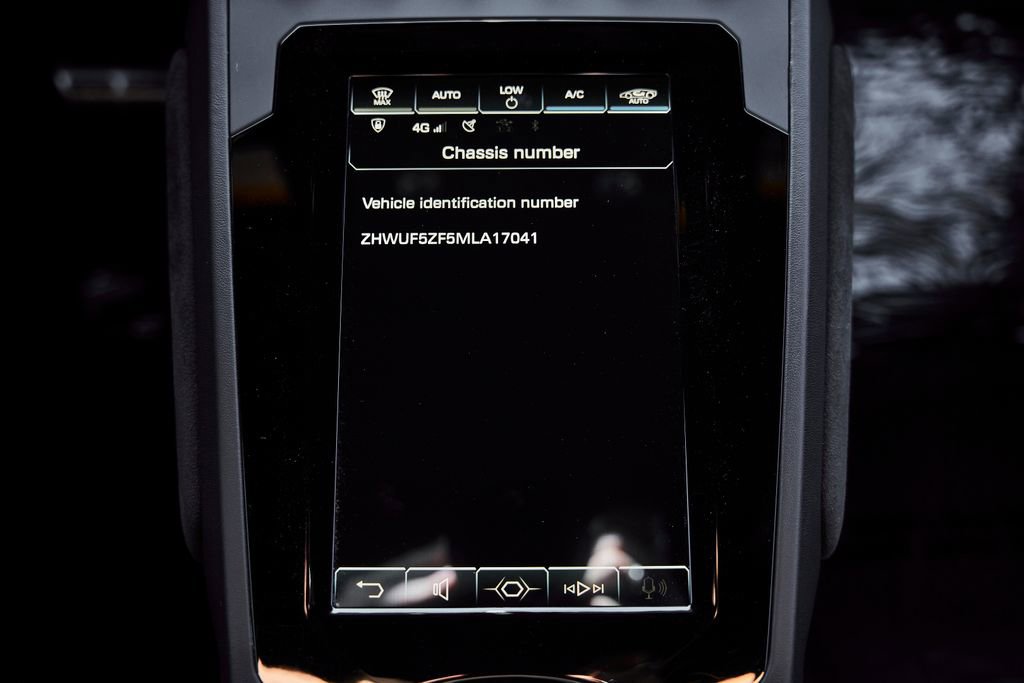 Used 2021 Lamborghini Huracan EVO image 64