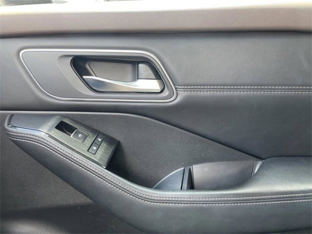 Used 2022 Nissan Rogue Platinum w/ Head-Up Display Package image 16