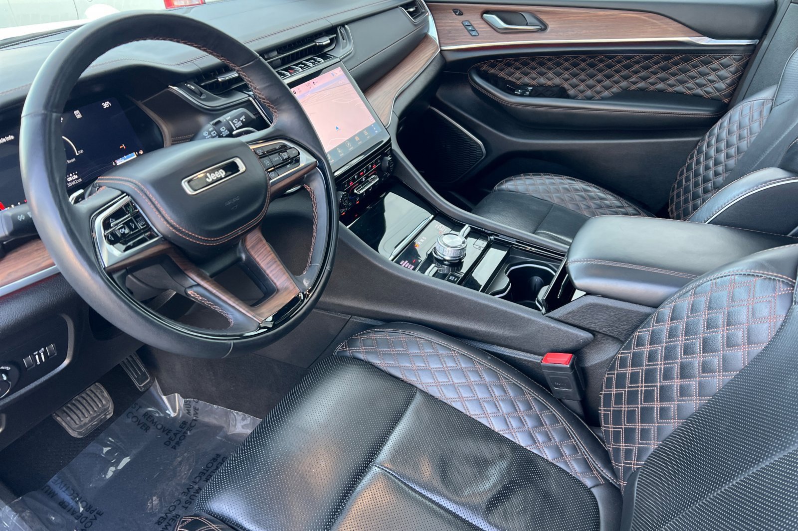 Used 2024 Jeep Grand Cherokee Summit image 11