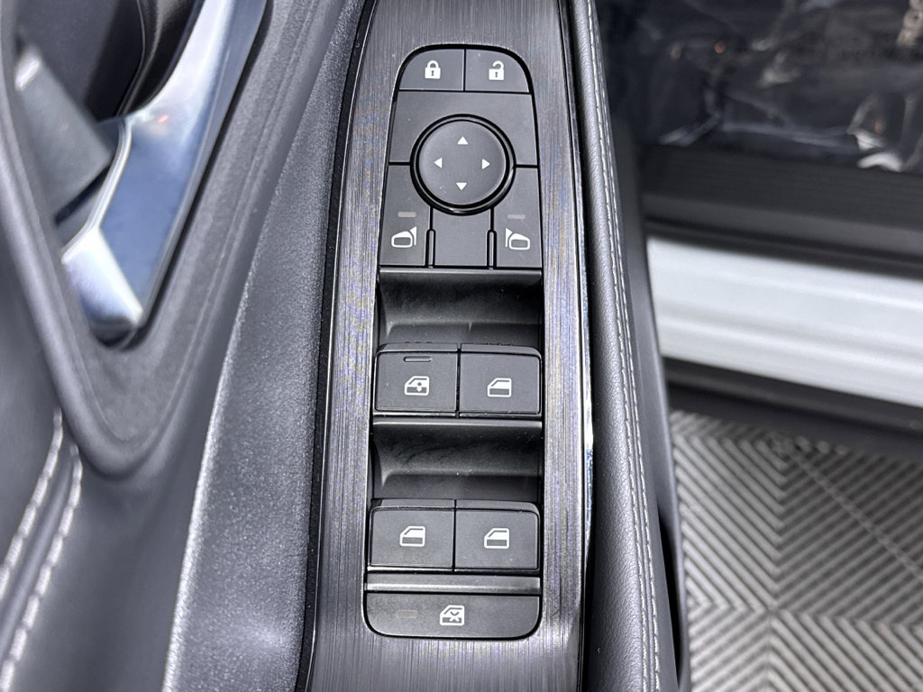 Used 2024 Nissan Rogue SV w/ SV Premium Package image 22