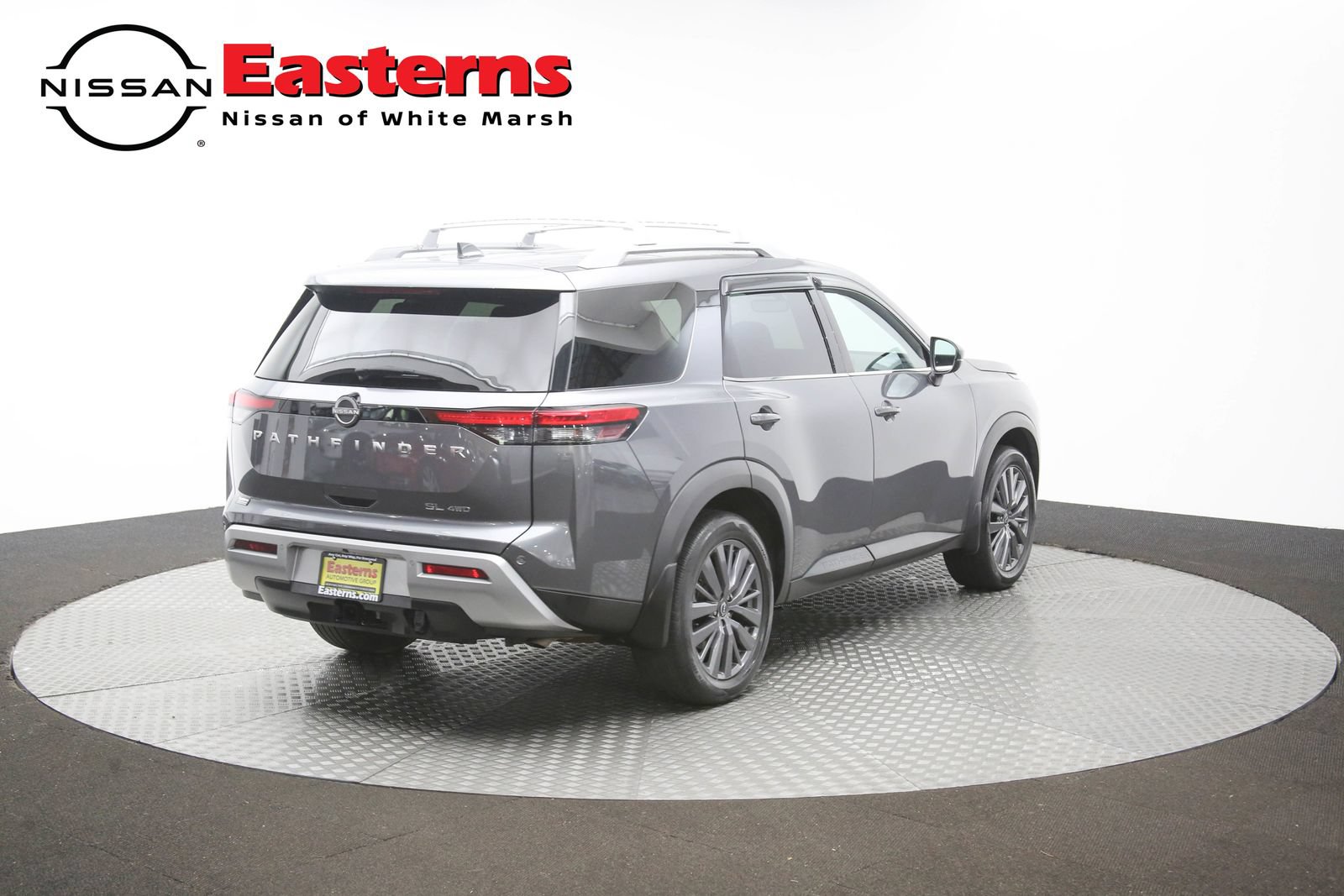 Used 2024 Nissan Pathfinder SL AWD/4WD image 40