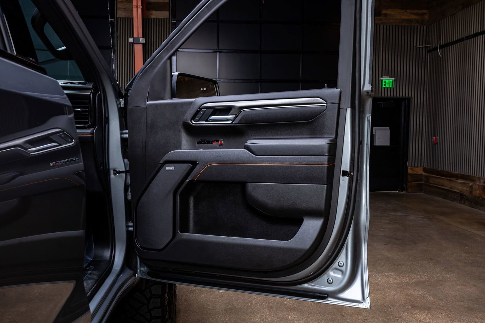 Used 2025 GMC Sierra 1500 AT4 w/ AT4 Premium Package image 36