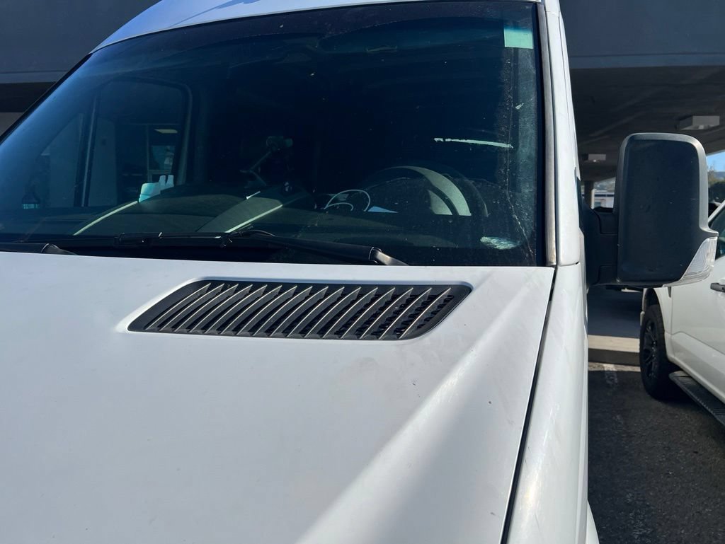 Used 2017 Mercedes-Benz Sprinter 2500 image 13