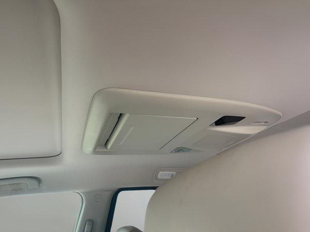 Used 2016 Nissan Quest Platinum FWD image 15