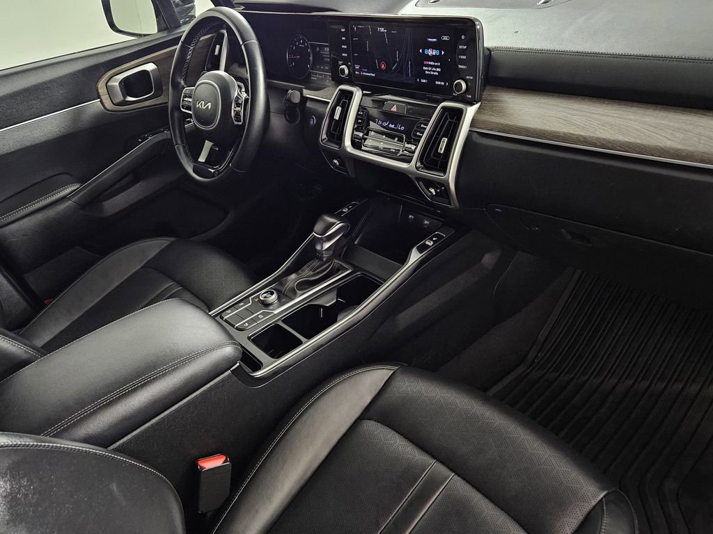 Used 2022 Kia Sorento S w/ Panoramic Sunroof Package AWD/4WD image 30