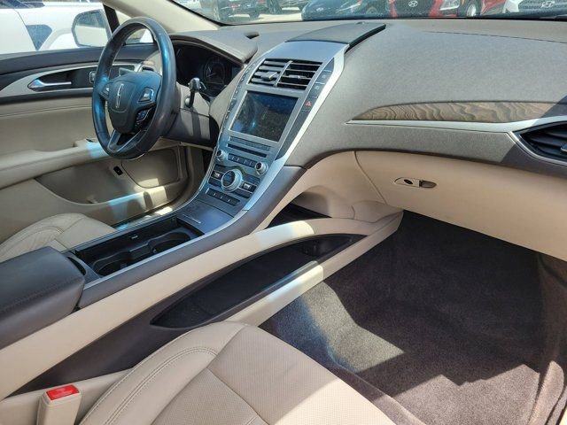Used 2017 Lincoln MKZ Reserve image 31