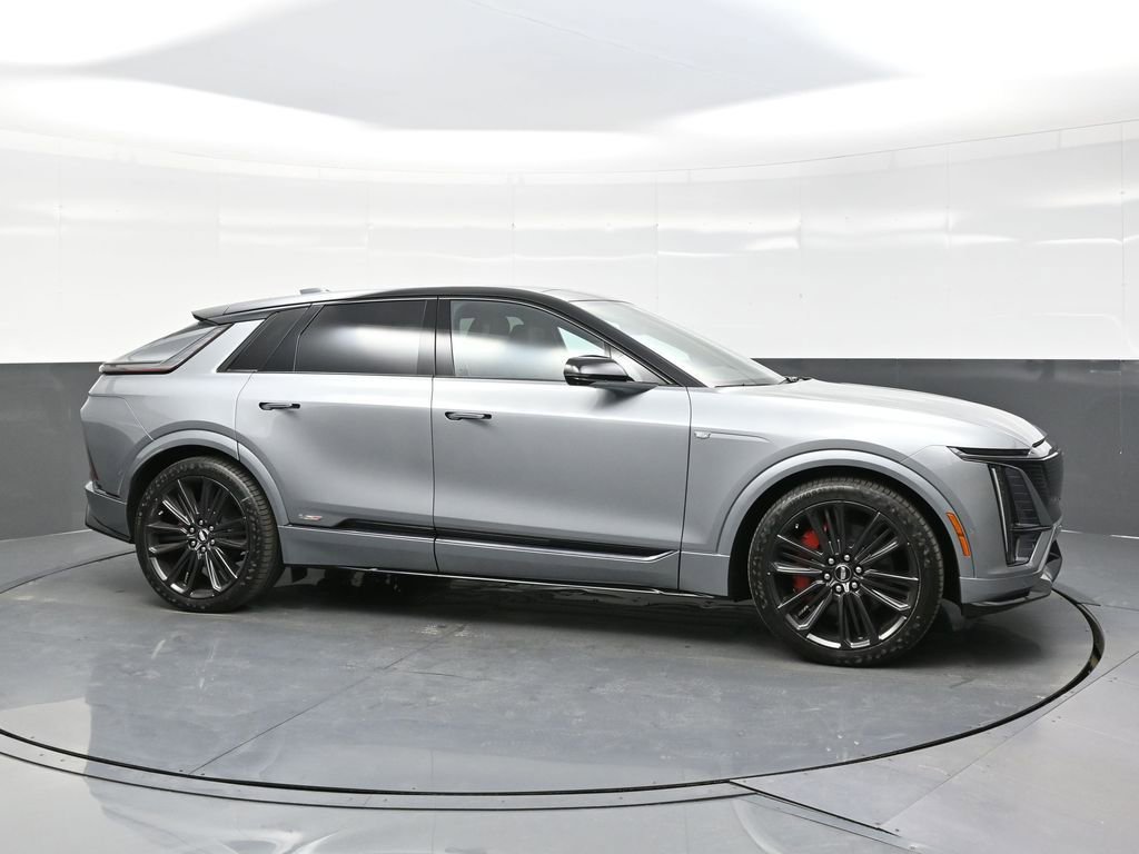 New 2026 Cadillac Lyriq V w/ LPO, Floor Liner Package AWD/4WD image 8