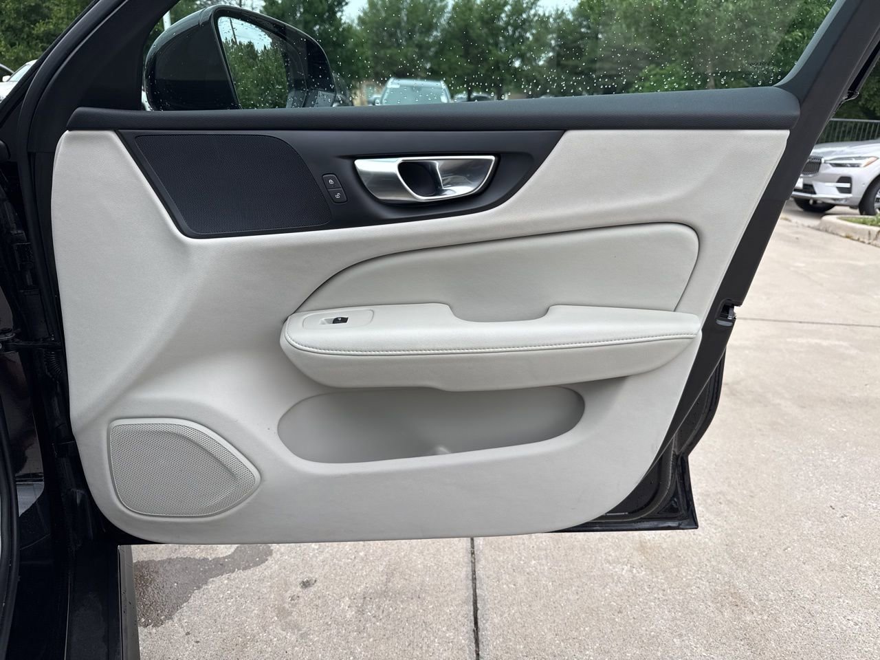 Certified 2025 Volvo V60 B5 Cross Country Plus image 10