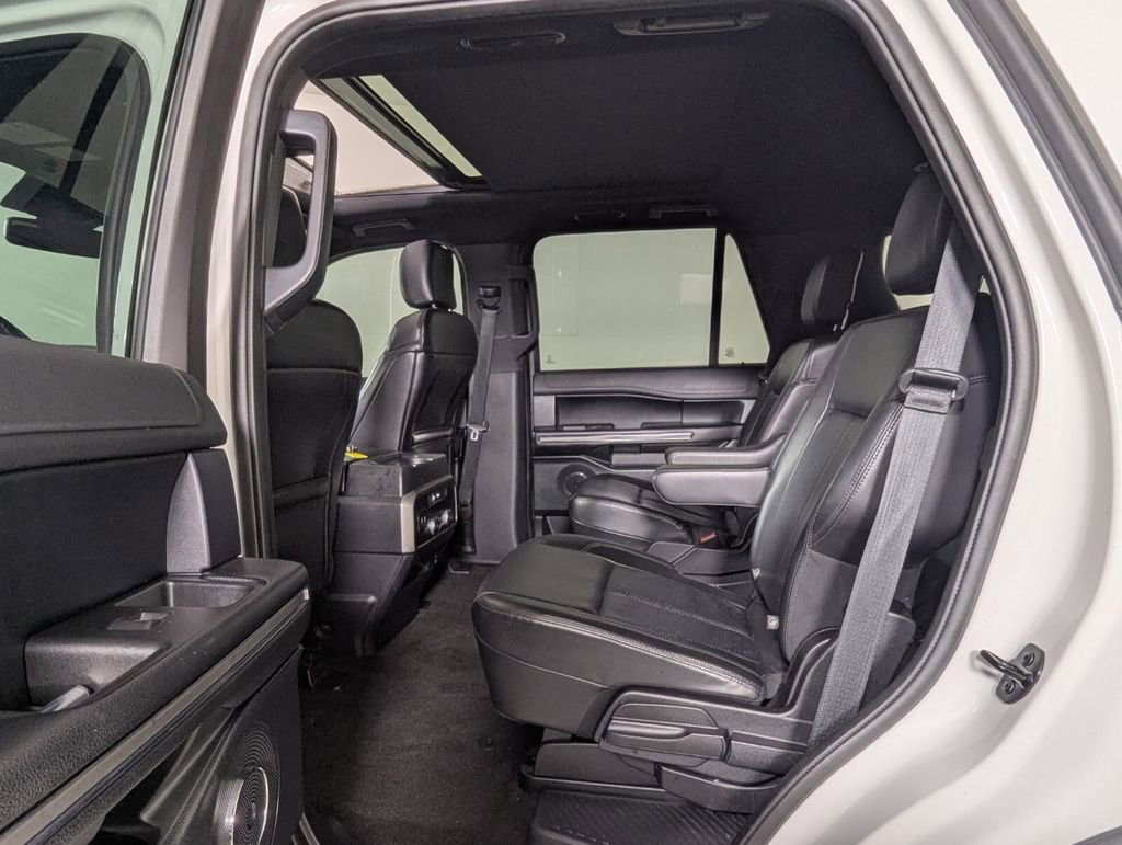 Used 2020 Ford Expedition XLT image 27