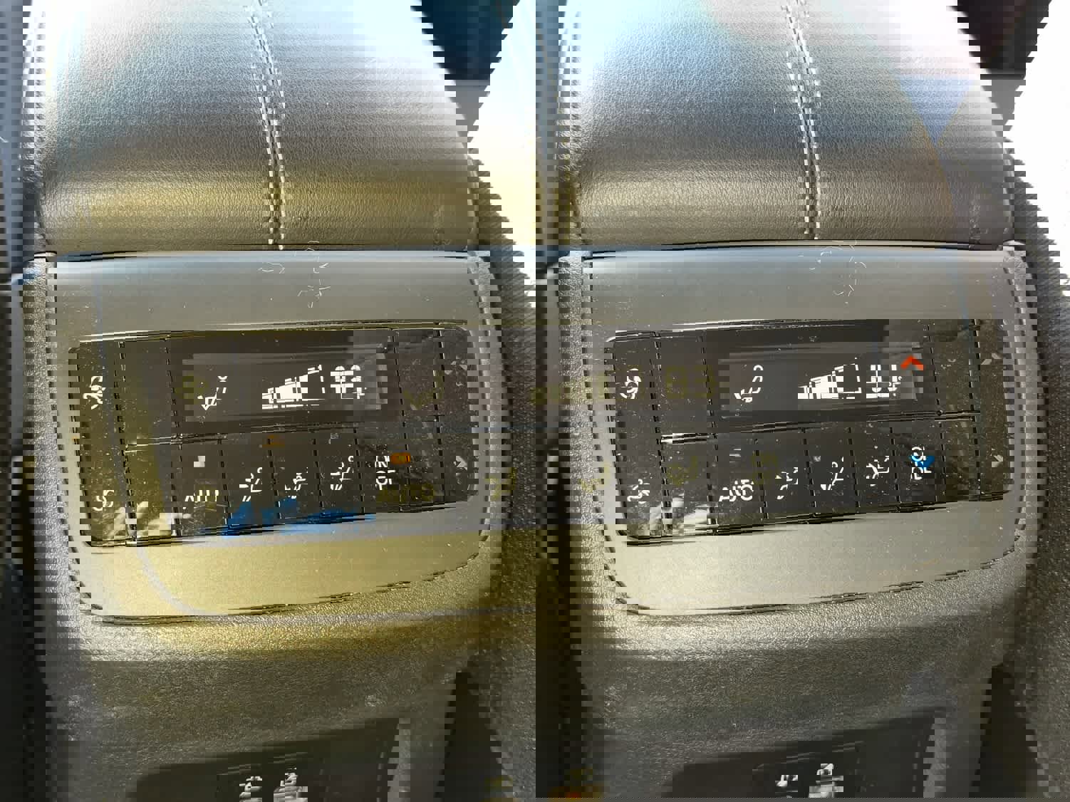 Used 2024 Nissan Pathfinder SV image 9