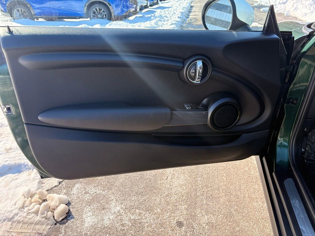 Used 2015 MINI Cooper 2-Door Hardtop image 20