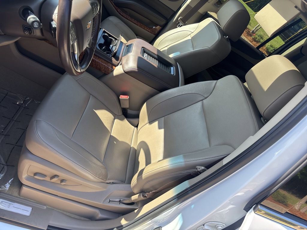 Used 2018 Chevrolet Suburban Premier image 31