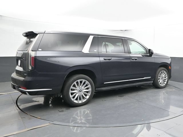 Used 2023 Cadillac Escalade ESV Premium Luxury AWD/4WD image 2