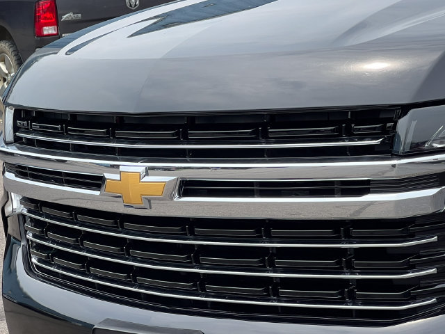 Used 2023 Chevrolet Suburban LT AWD/4WD image 46