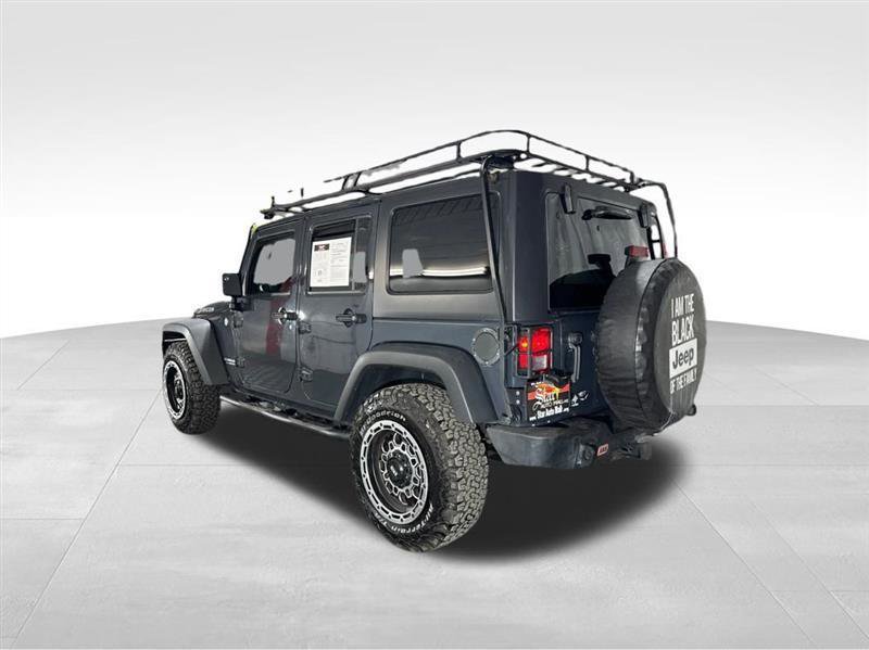 Used 2017 Jeep Wrangler Unlimited Rubicon w/ Max Tow Package image 7