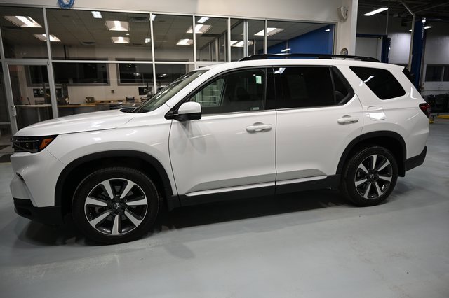 Used 2024 Honda Pilot Touring image 7