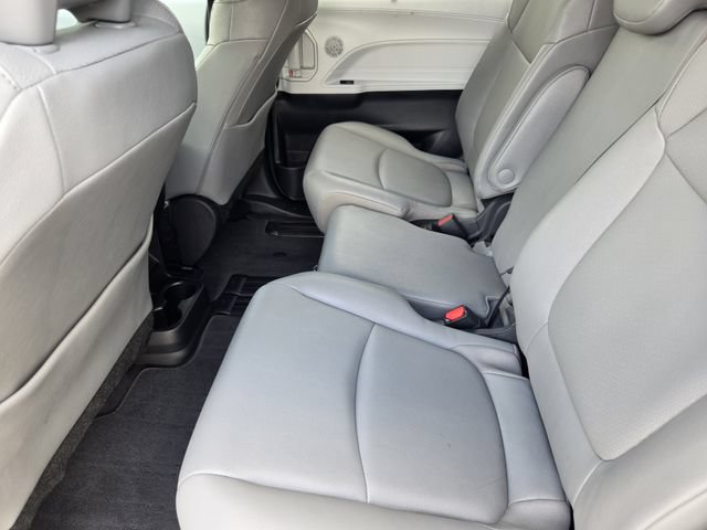 Certified 2026 Toyota Sienna XLE FWD image 24