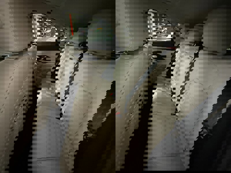 Used 2022 Jaguar E-PACE SE image 10