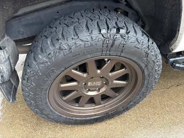 Used 2016 Toyota 4Runner SR5 AWD/4WD image 9