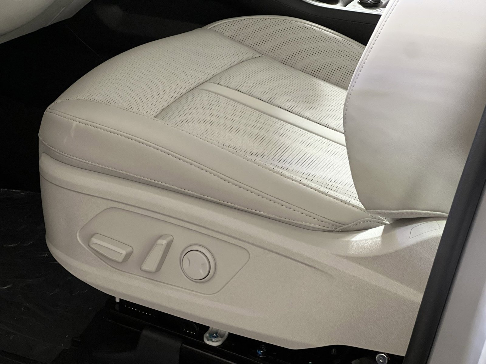 New 2026 Kia Sorento S image 12