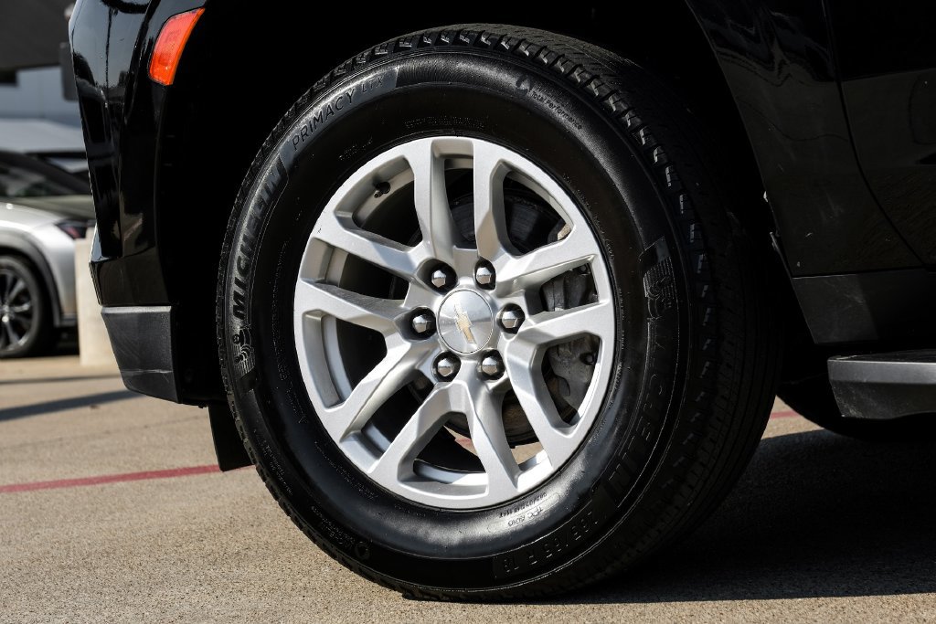 Used 2024 Chevrolet Suburban LT RWD image 58