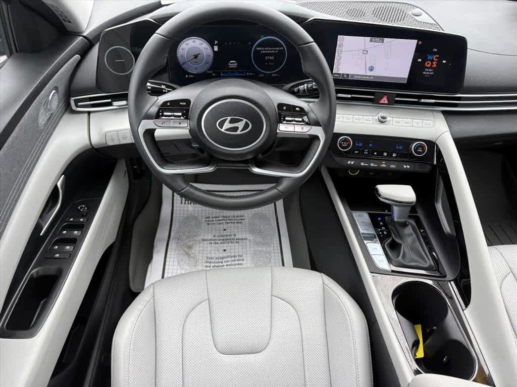 Used 2024 Hyundai Elantra Limited FWD image 4