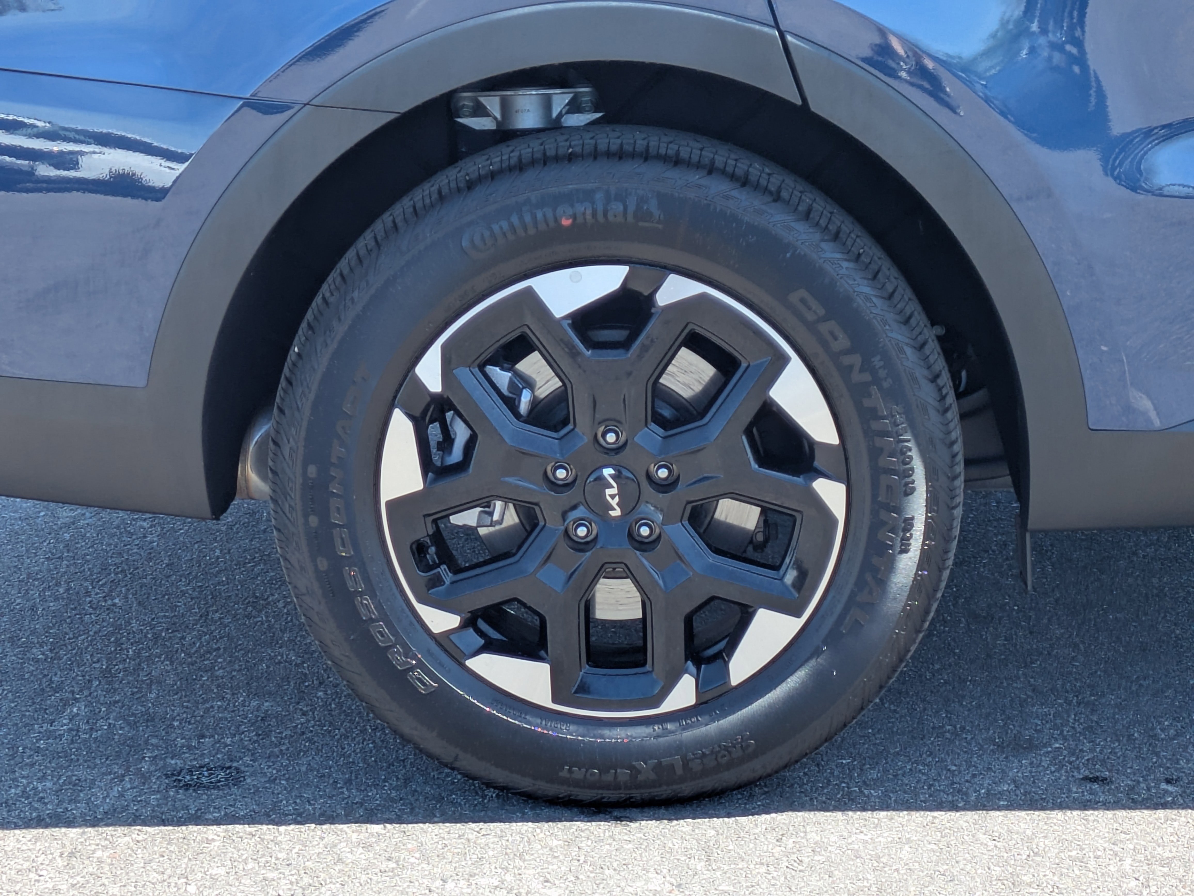 Certified 2025 Kia Sorento S w/ Panoramic Sunroof Package FWD image 9