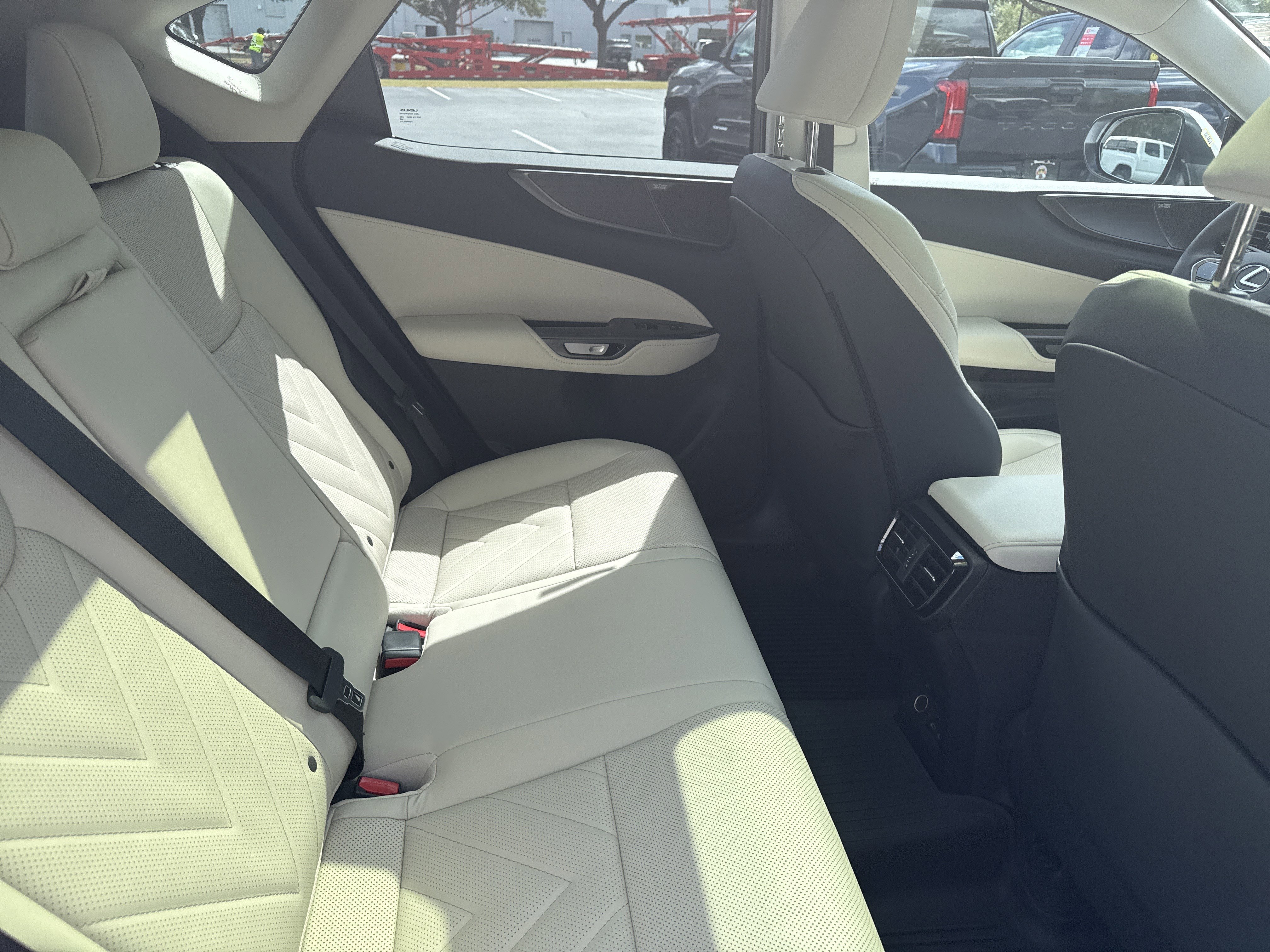 Used 2026 Lexus NX 350 AWD w/ Luxury Package image 31