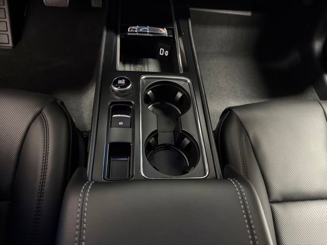 Used 2024 Lincoln Corsair Premiere w/ Equipment Group 101A image 34