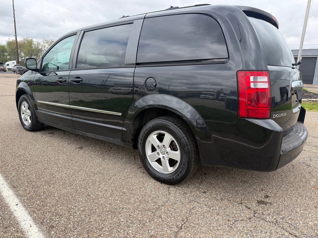 Used 2010 Dodge Grand Caravan SXT FWD image 7