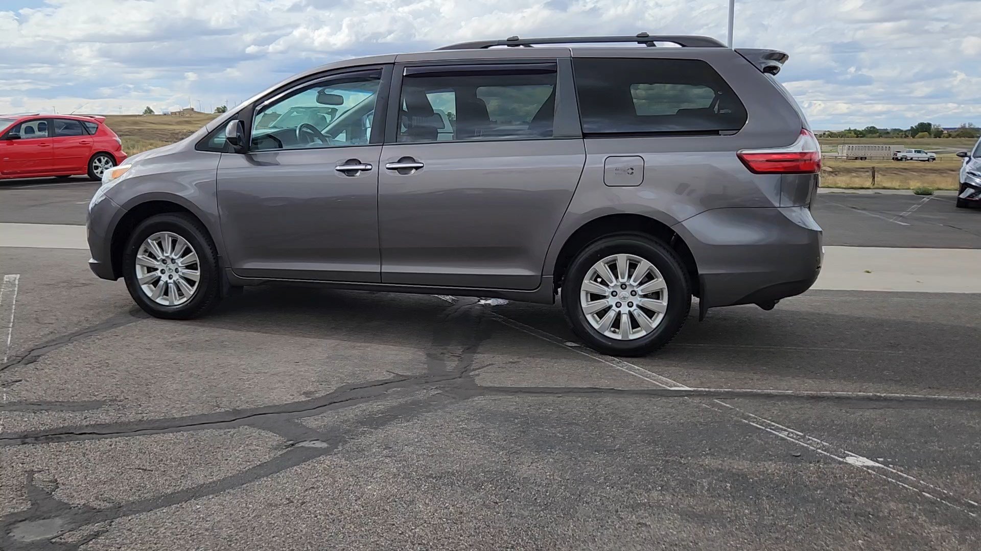 Used 2016 Toyota Sienna XLE Premium AWD/4WD image 2