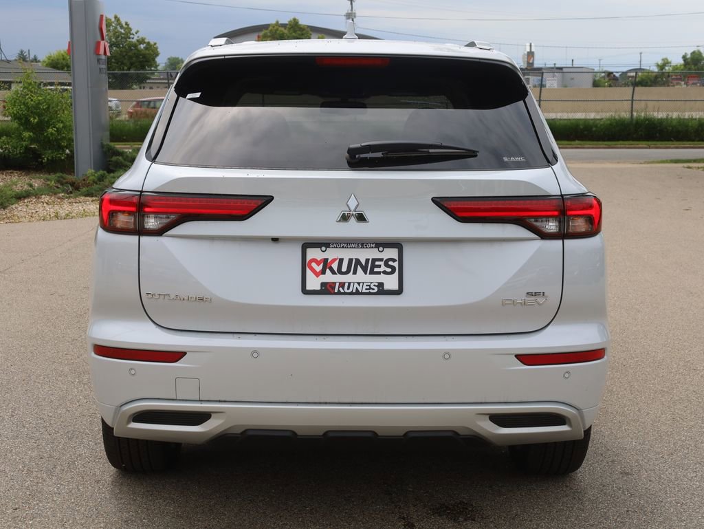 New 2025 Mitsubishi Outlander SEL image 8
