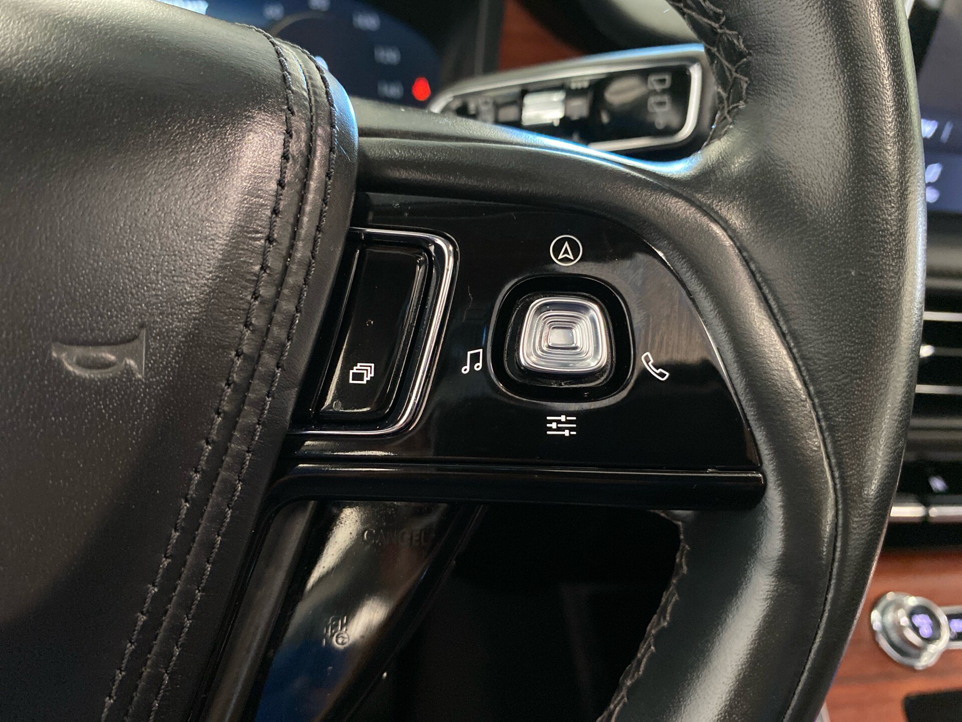 Used 2023 Lincoln Aviator Reserve w/ Equipment Group 201A AWD/4WD image 22