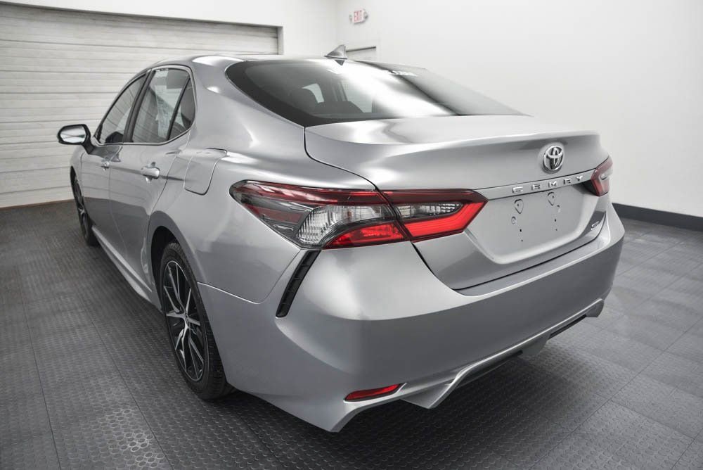 Used 2023 Toyota Camry SE image 6