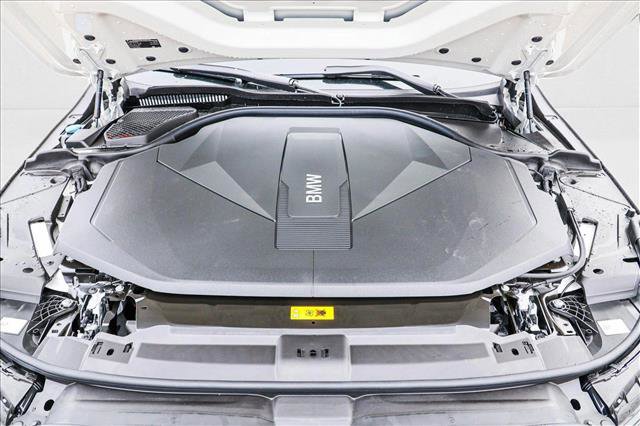 Used 2025 BMW i5 xDrive40 w/ Premium Package image 26