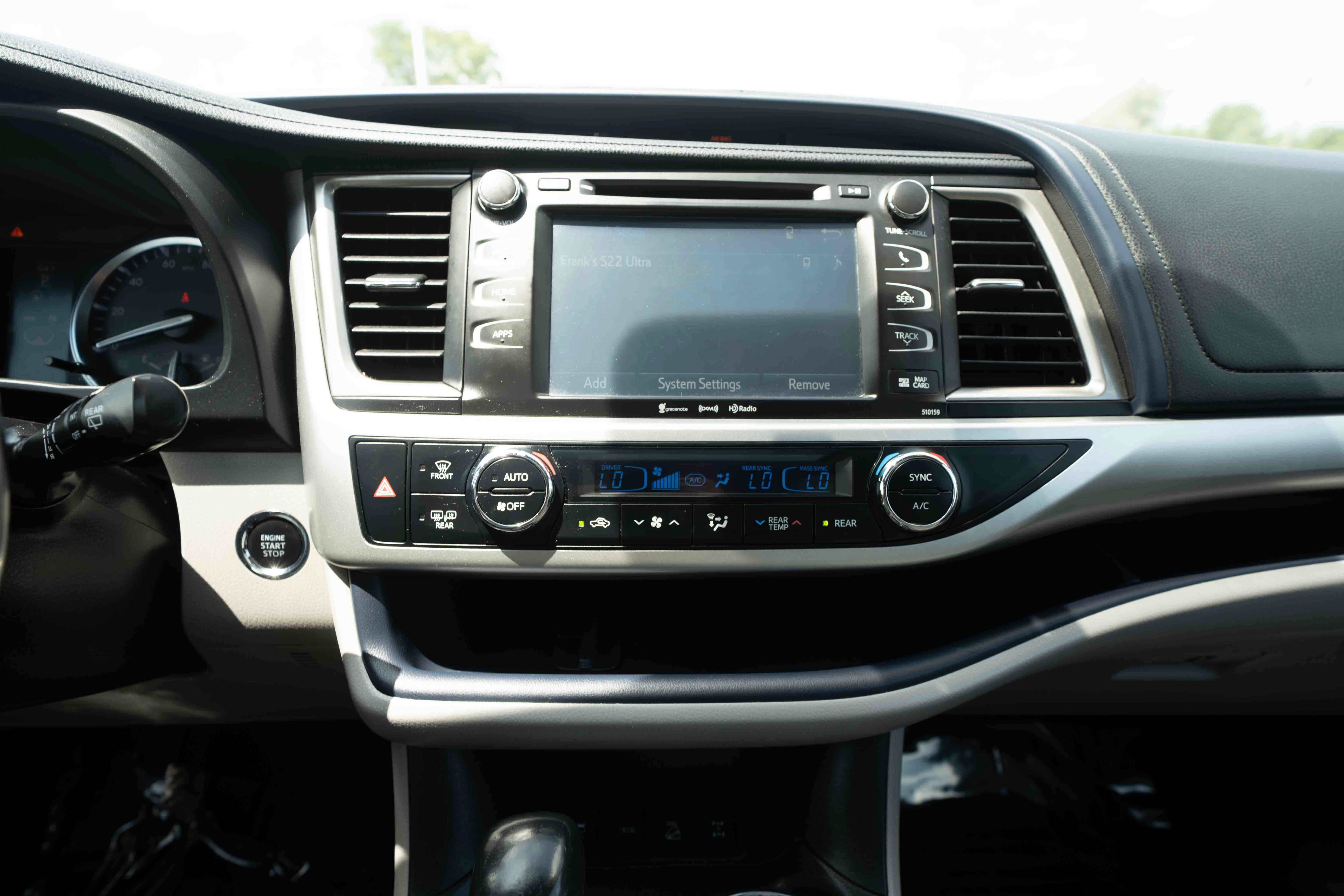 Used 2016 Toyota Highlander XLE AWD/4WD image 17