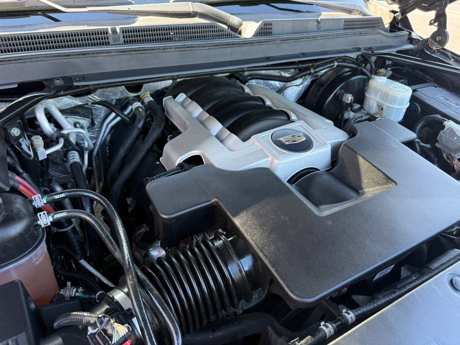 Used 2018 Cadillac Escalade Luxury AWD/4WD image 62