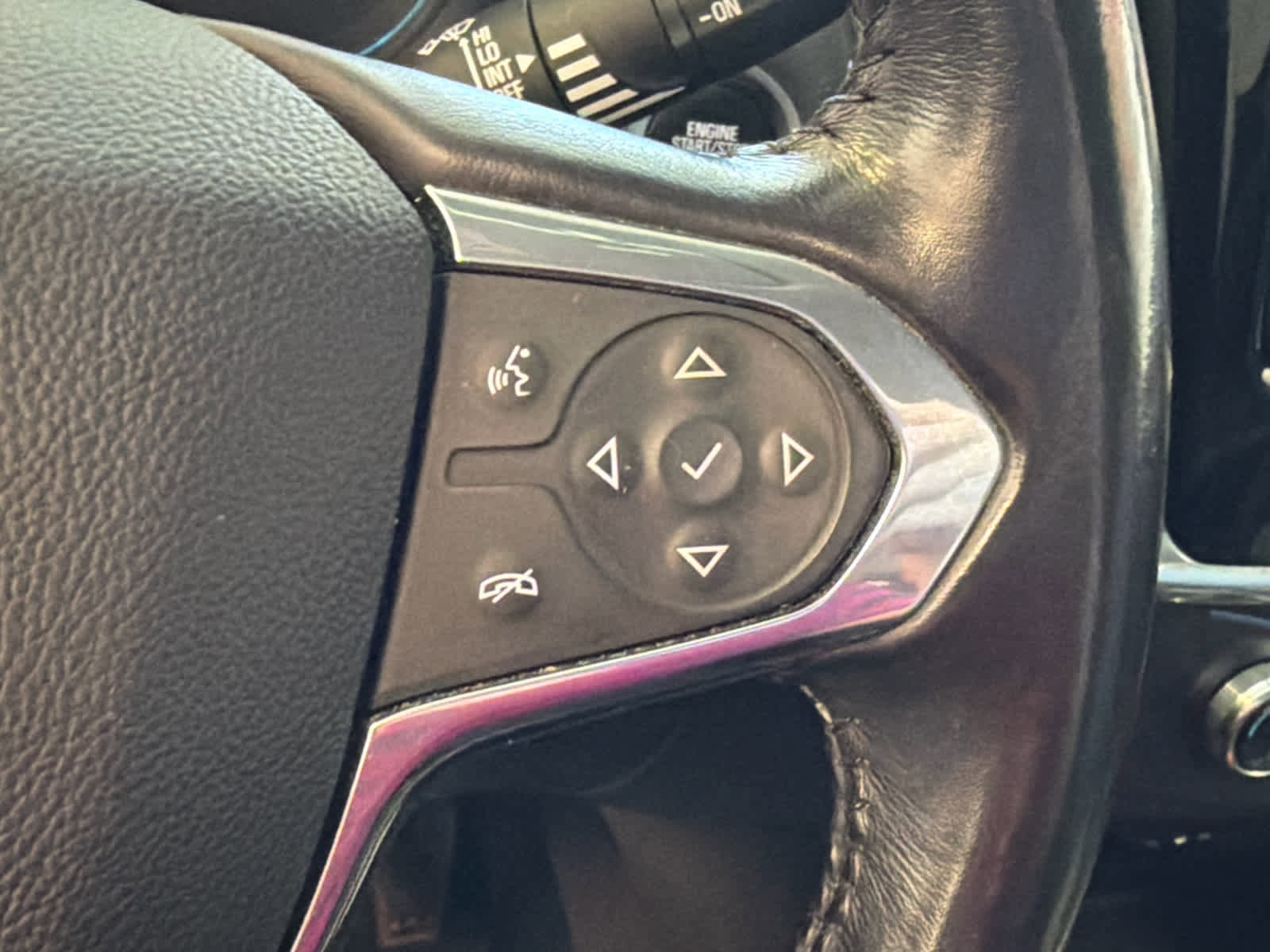 Used 2019 Chevrolet Traverse LT FWD image 40