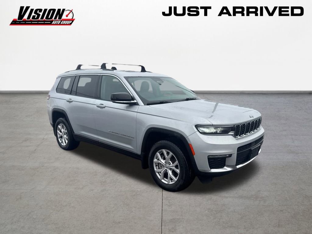 Used 2022 Jeep Renegade Latitude w/ Convenience Group image 3