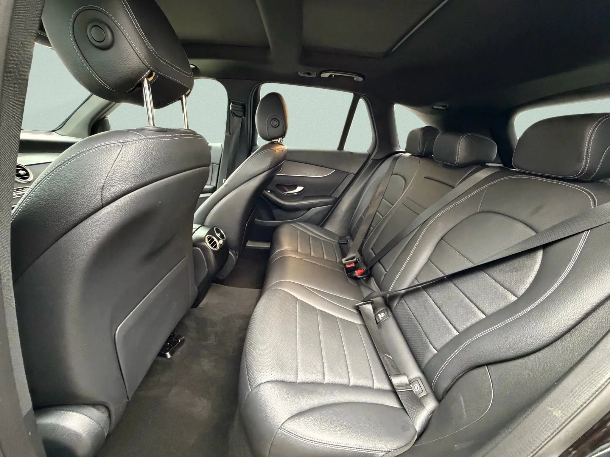 Used 2021 Mercedes-Benz GLC 300 4MATIC image 17